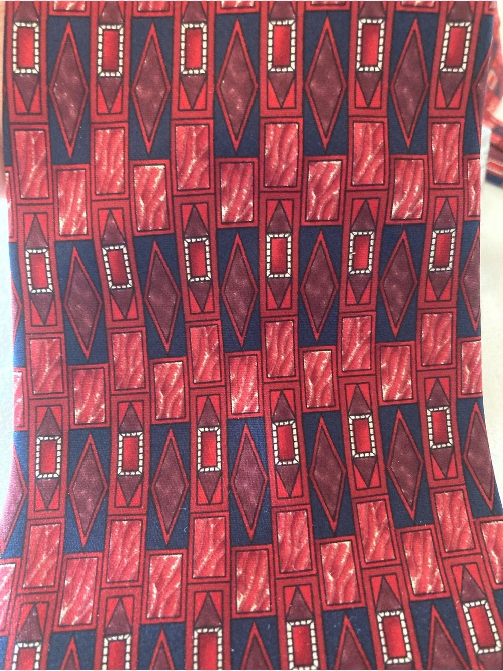Henry Grethel Men's Red Patterned 100% Silk Tie